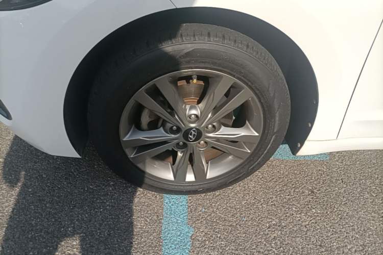 Used Hyundai Elantra (6th Generation / Lingdong) 2016 1.6L Manual ZhiXuan · Dynamic Model Left Front Wheel Hub