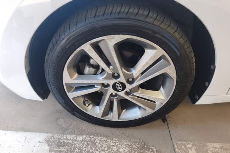 Used Hyundai Elantra (6th Generation / Lingdong) 2016 1.6L Automatic ZhiXuan – Elite Version Left Front Wheel Hub