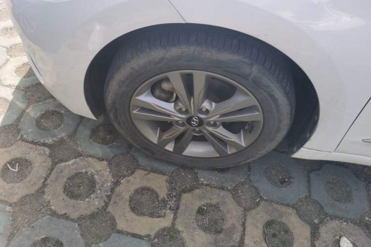 Used Hyundai Elantra (6th Generation / Lingdong) 2016 1.6L Manual ZhiXuan · Dynamic Model Left Front Wheel Hub
