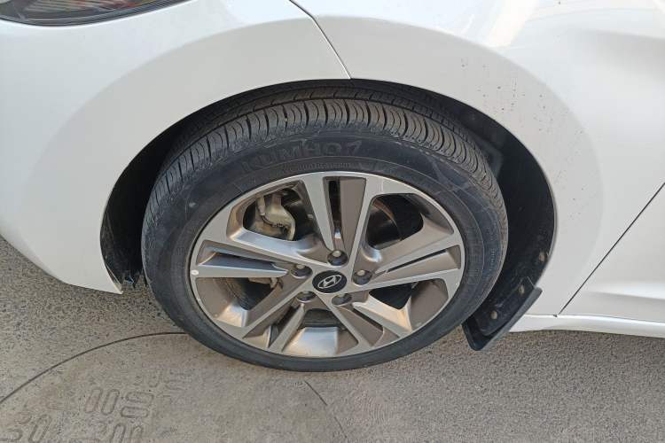 Used Hyundai Elantra (6th Generation / Lingdong) 2016 1.6L Automatic ZhiXuan – Elite Version Left Front Wheel Hub