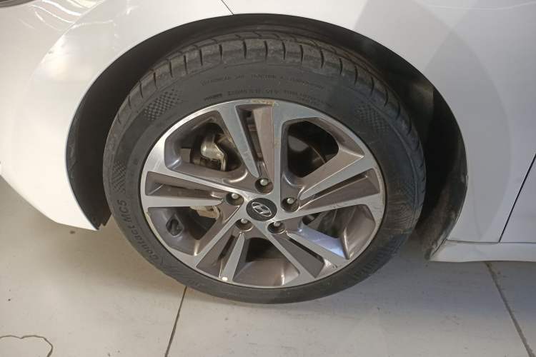 Used Hyundai Elantra (6th Generation / Lingdong) 2016 1.6L Automatic ZhiXuan – Elite Version Left Front Wheel Hub