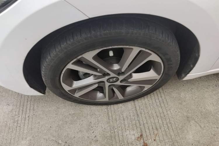 Used Hyundai Elantra (6th Generation / Lingdong) 2016 1.6L Automatic ZhiXuan – Elite Version Left Front Wheel Hub