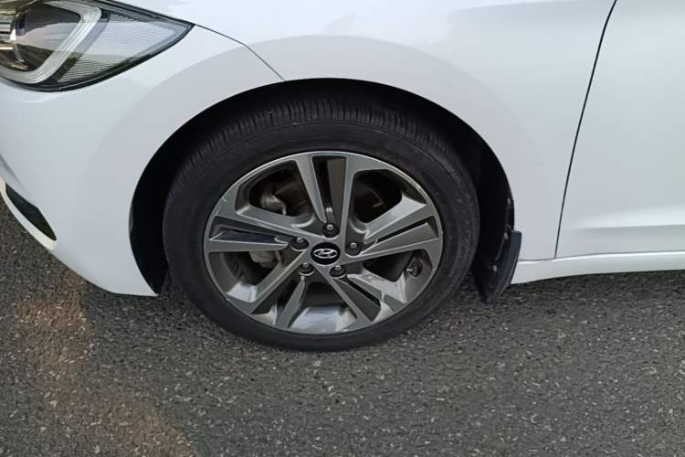 Used Hyundai Elantra (6th Generation / Lingdong) 2016 1.6L Automatic ZhiXuan – Elite Version Left Front Wheel Hub