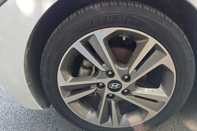 Used Hyundai Elantra (6th Generation / Lingdong) 2016 1.6L Automatic ZhiXuan · Luxury Version Left Front Wheel Hub