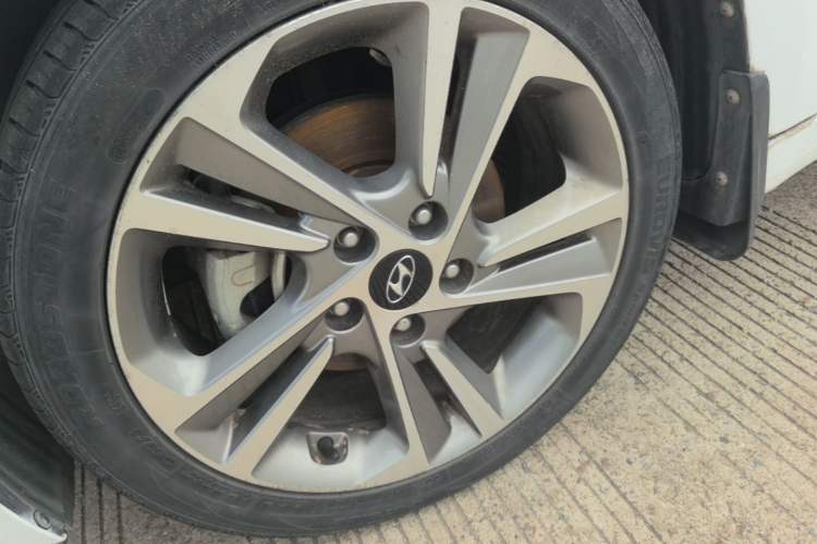 Used Hyundai Elantra (6th Generation / Lingdong) 2016 1.6L Automatic ZhiXuan – Elite Version Left Front Wheel Hub