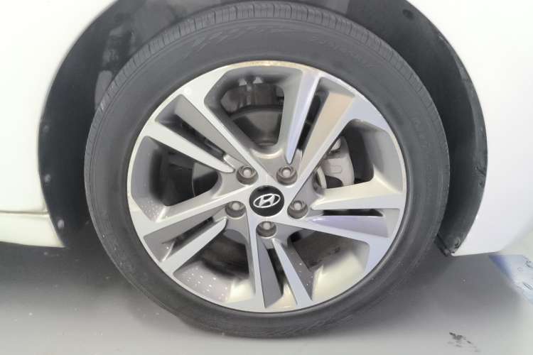 Used Hyundai Elantra (6th Generation / Lingdong) 2016 1.6L Automatic ZhiXuan – Elite Version Left Front Wheel Hub