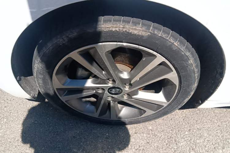 Used Hyundai Elantra (6th Generation / Lingdong) 2016 1.6L Automatic ZhiXuan – Elite Version Left Front Wheel Hub