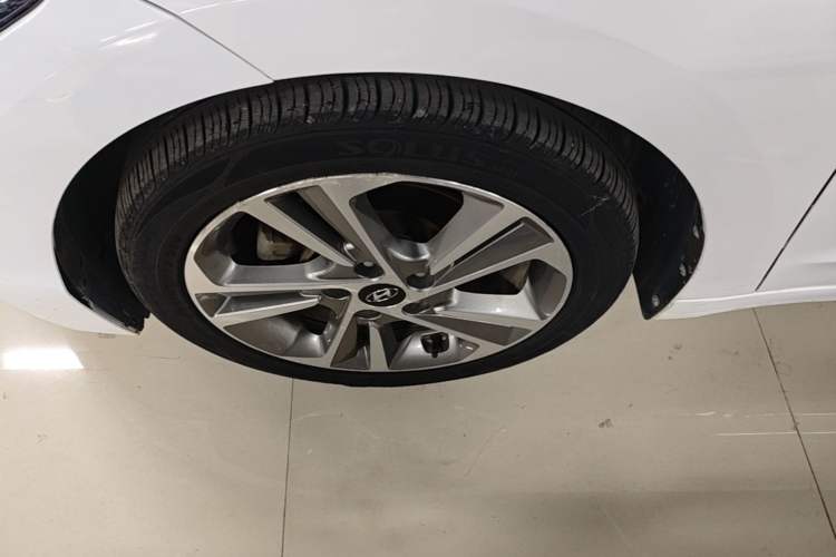 Used Hyundai Elantra (6th Generation / Lingdong) 2016 1.6L Automatic ZhiXuan – Elite Version Left Front Wheel Hub