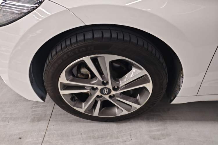 Used Hyundai Elantra (6th Generation / Lingdong) 2016 1.6L Automatic ZhiXuan – Elite Version Left Front Wheel Hub