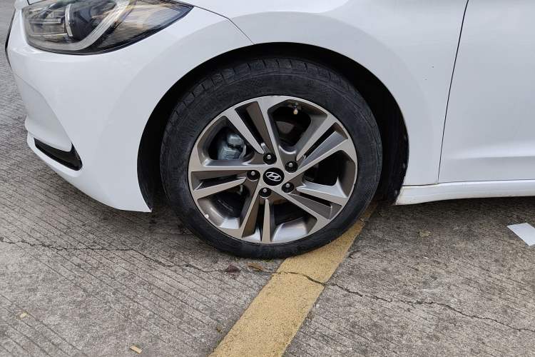 Used Hyundai Elantra (6th Generation / Lingdong) 2016 1.6L Automatic ZhiXuan – Elite Version Left Front Wheel Hub