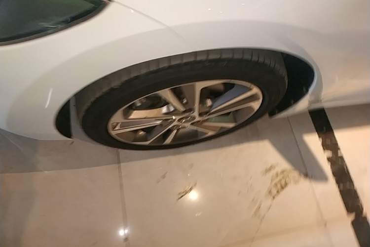 Used Hyundai Elantra (6th Generation / Lingdong) 2016 1.6L Automatic ZhiXuan – Elite Version Left Front Wheel Hub