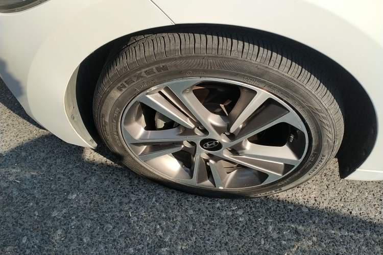 Used Hyundai Elantra (6th Generation / Lingdong) 2016 1.6L Automatic ZhiXuan – Elite Version Left Front Wheel Hub