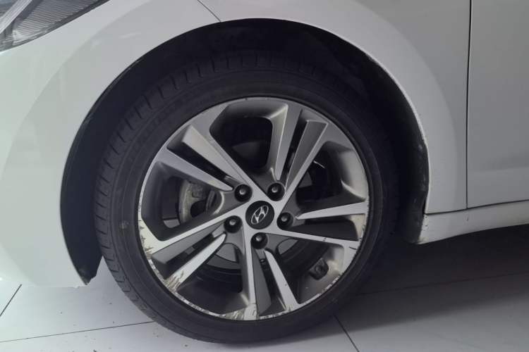 Used Hyundai Elantra (6th Generation / Lingdong) 2016 1.6L Automatic ZhiXuan – Elite Version Left Front Wheel Hub