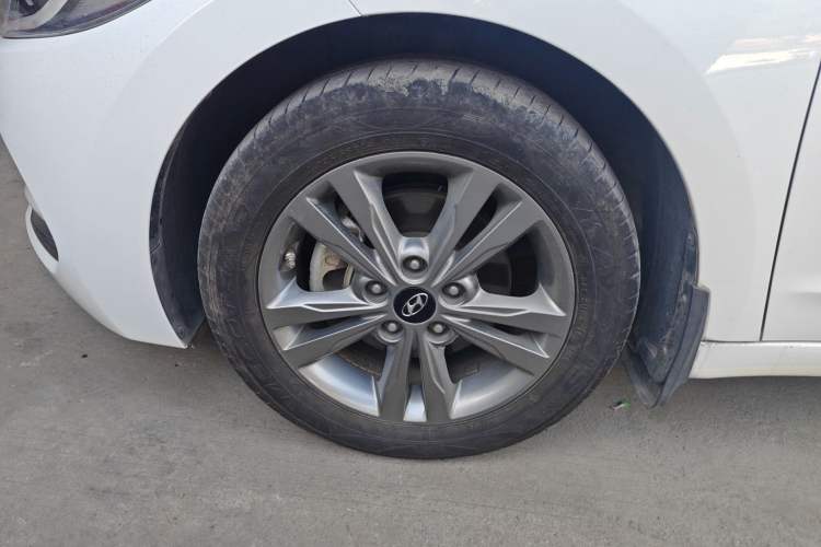 Used Hyundai Elantra (6th Generation / Lingdong) 2016 1.6L Manual ZhiXuan·Youth Edition Left Front Wheel Hub