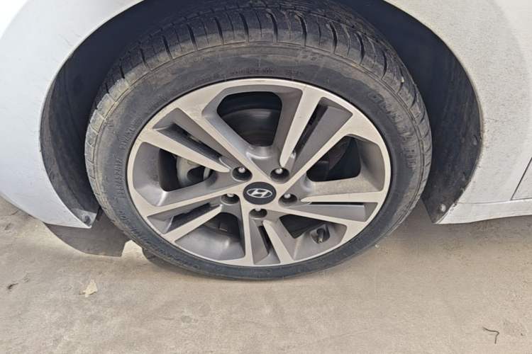 Used Hyundai Elantra (6th Generation / Lingdong) 2016 1.6L Automatic ZhiXuan – Elite Version Left Front Wheel Hub