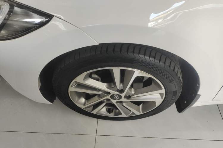 Used Hyundai Elantra (6th Generation / Lingdong) 2016 1.6L Automatic ZhiXuan – Elite Version Left Front Wheel Hub