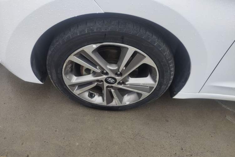 Used Hyundai Elantra (6th Generation / Lingdong) 2016 1.6L Automatic ZhiXuan – Elite Version Left Front Wheel Hub