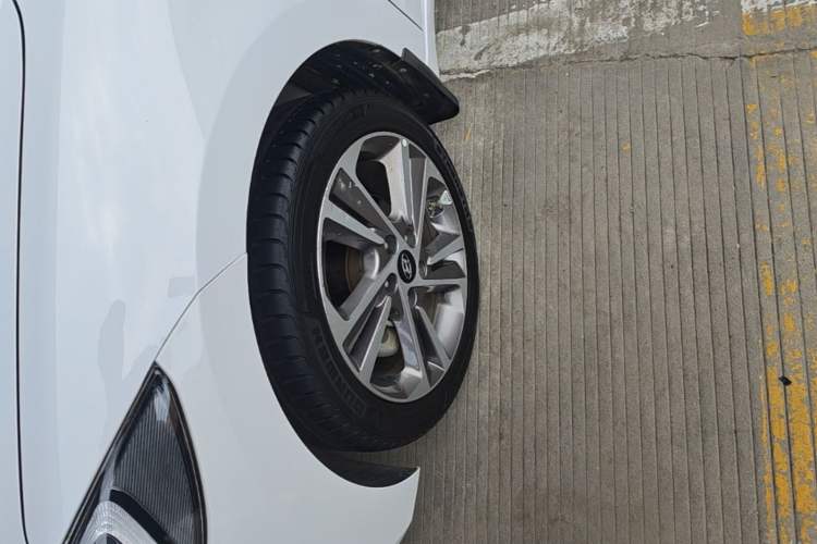 Used Hyundai Elantra (6th Generation / Lingdong) 2016 1.6L Automatic ZhiXuan – Elite Version Left Front Wheel Hub