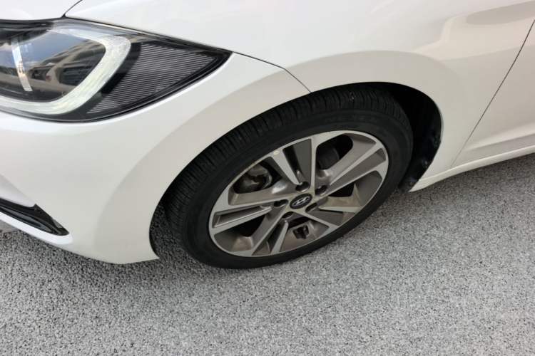 Used Hyundai Elantra (6th Generation / Lingdong) 2016 1.6L Automatic ZhiXuan – Elite Version Left Front Wheel Hub