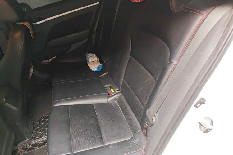 Used Hyundai Elantra (6th Generation / Lingdong) 2016 1.6L Automatic ZhiXuan – Elite Version Left Rear Seat