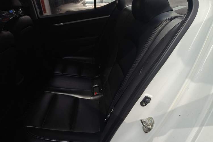 Used Hyundai Elantra (6th Generation / Lingdong) 2016 1.6L Automatic ZhiXuan – Elite Version Left Rear Seat