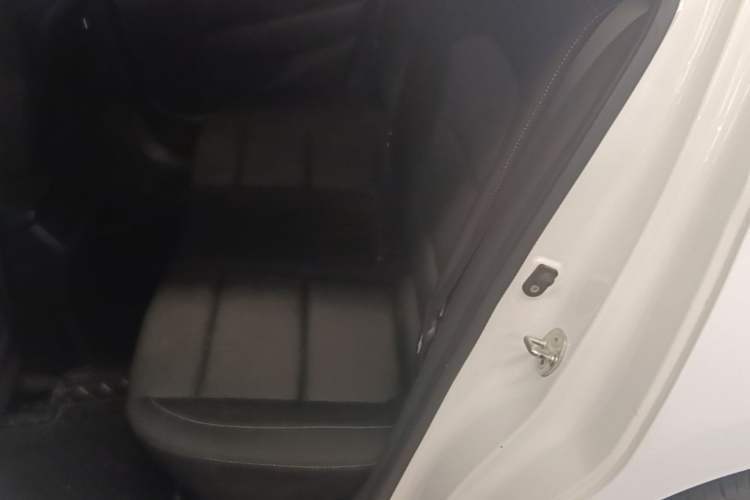 Used Hyundai Elantra (6th Generation / Lingdong) 2016 1.6L Automatic ZhiXuan – Elite Version Left Rear Seat