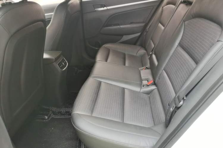 Used Hyundai Elantra (6th Generation / Lingdong) 2016 1.6L Automatic ZhiXuan · Luxury Version Left Rear Seat