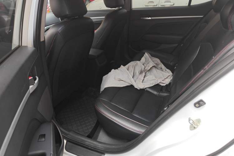 Used Hyundai Elantra (6th Generation / Lingdong) 2016 1.6L Automatic ZhiXuan – Elite Version Left Rear Seat