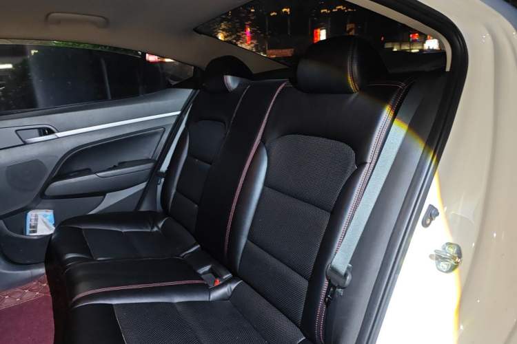 Used Hyundai Elantra (6th Generation / Lingdong) 2016 1.6L Manual ZhiXuan·Youth Edition Left Rear Seat