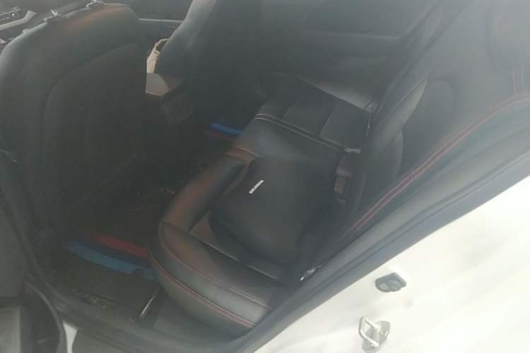 Used Hyundai Elantra (6th Generation / Lingdong) 2016 1.6L Automatic ZhiXuan – Elite Version Left Rear Seat