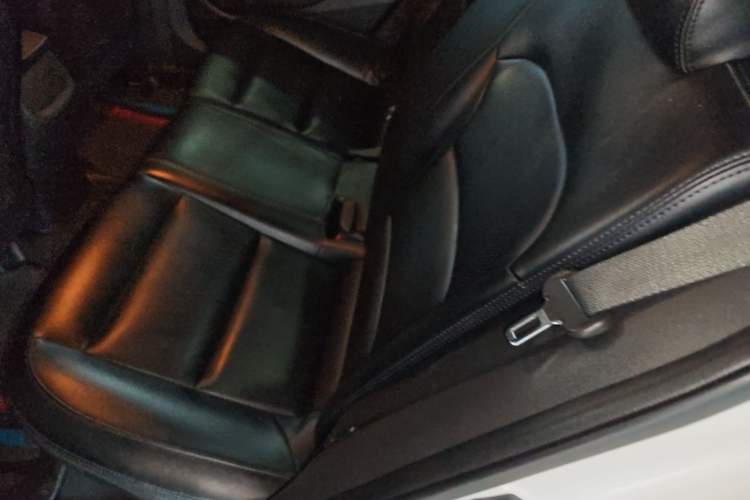 Used Hyundai Elantra (6th Generation / Lingdong) 2016 1.6L Automatic ZhiXuan – Elite Version Left Rear Seat