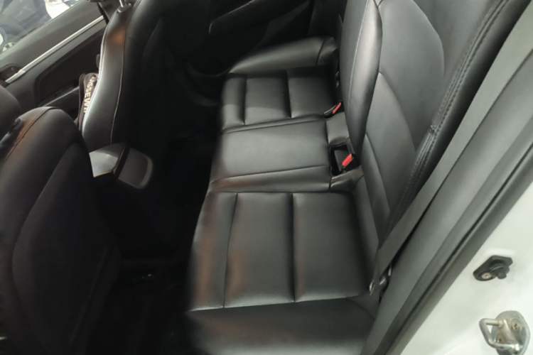 Used Hyundai Elantra (6th Generation / Lingdong) 2016 1.6L Automatic ZhiXuan – Elite Version Left Rear Seat