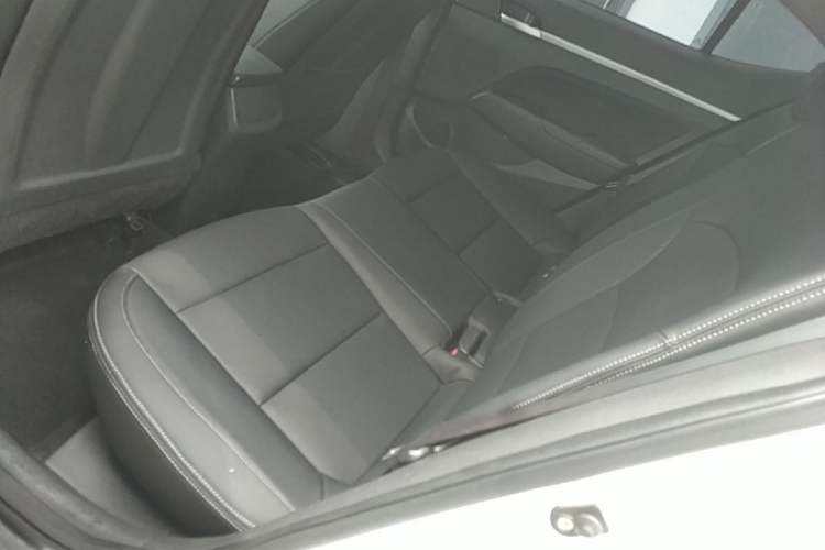 Used Hyundai Elantra (6th Generation / Lingdong) 2016 1.6L Automatic ZhiXuan – Elite Version Left Rear Seat