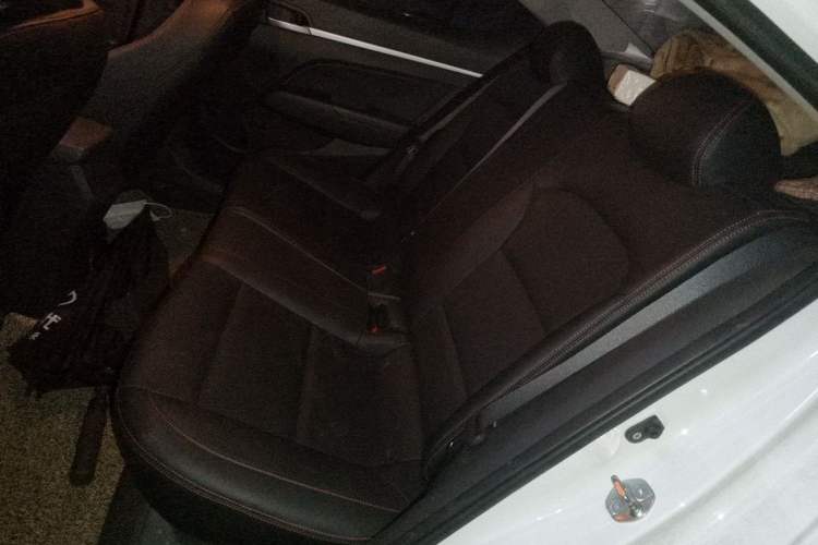 Used Hyundai Elantra (6th Generation / Lingdong) 2016 1.6L Automatic ZhiXuan – Elite Version Left Rear Seat