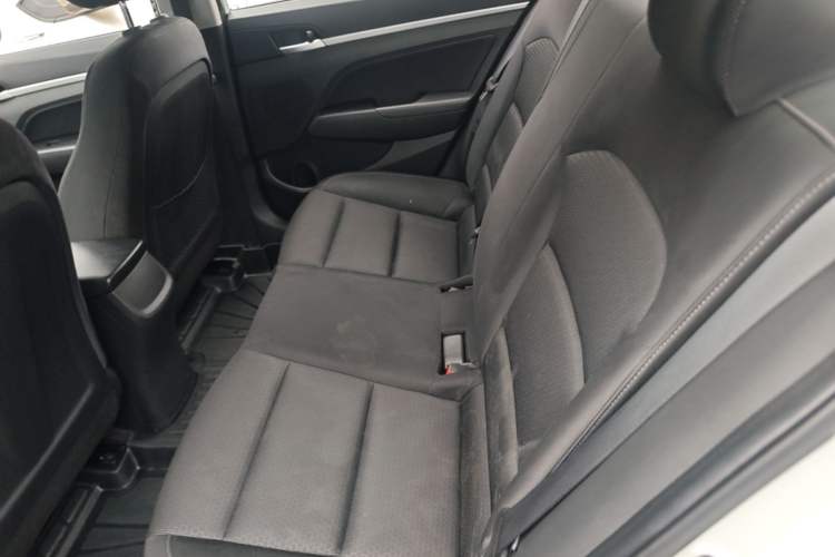 Used Hyundai Elantra (6th Generation / Lingdong) 2016 1.6L Automatic ZhiXuan – Elite Version Left Rear Seat