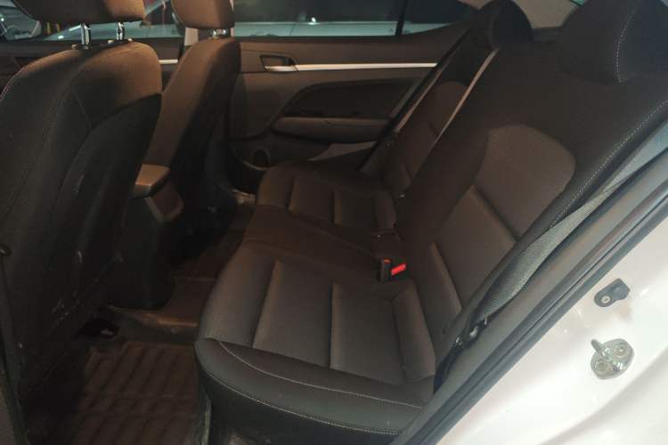 Used Hyundai Elantra (6th Generation / Lingdong) 2016 1.6L Automatic ZhiXuan – Elite Version Left Rear Seat