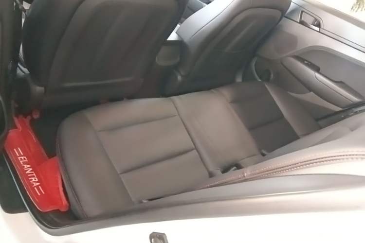 Used Hyundai Elantra (6th Generation / Lingdong) 2016 1.4T Dual-Clutch Xuan Dong · Dynamic Version Left Rear Seat