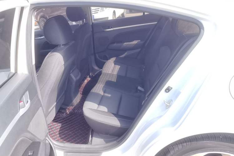 Used Hyundai Elantra (6th Generation / Lingdong) 2016 1.6L Automatic ZhiXuan – Elite Version Left Rear Seat