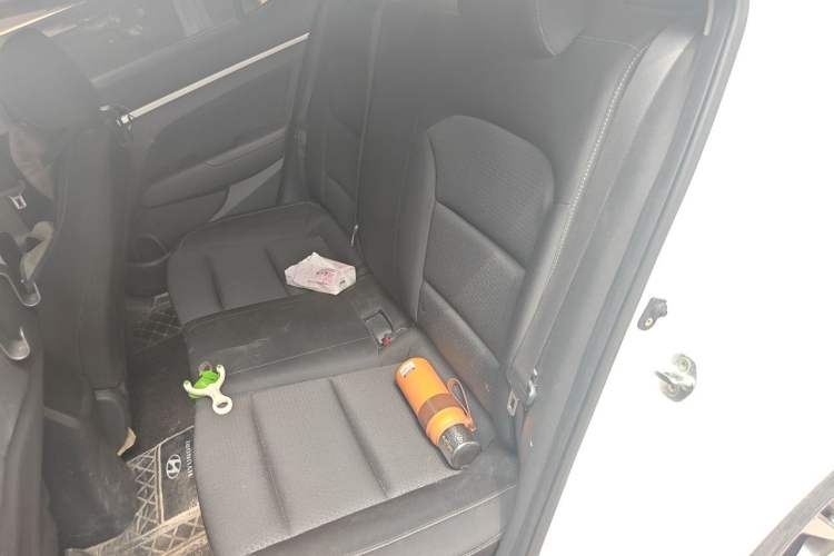 Used Hyundai Elantra (6th Generation / Lingdong) 2016 1.6L Automatic ZhiXuan – Elite Version Left Rear Seat