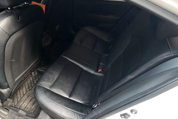 Used Hyundai Elantra (6th Generation / Lingdong) 2016 1.6L Automatic ZhiXuan – Elite Version Left Rear Seat