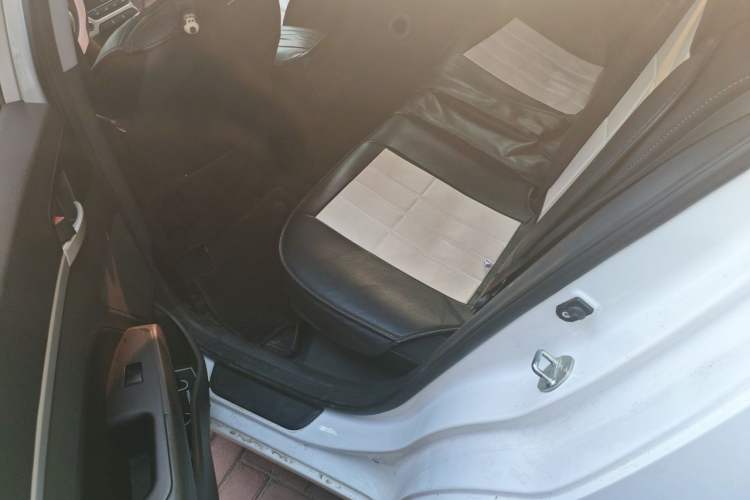 Used Hyundai Elantra (6th Generation / Lingdong) 2016 1.6L Manual ZhiXuan·Youth Edition Left Rear Seat