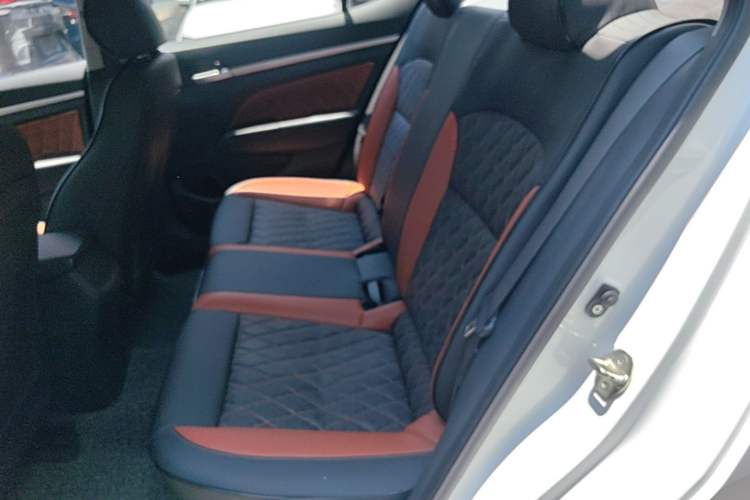 Used Hyundai Elantra (6th Generation / Lingdong) 2016 1.6L Automatic ZhiXuan – Elite Version Left Rear Seat