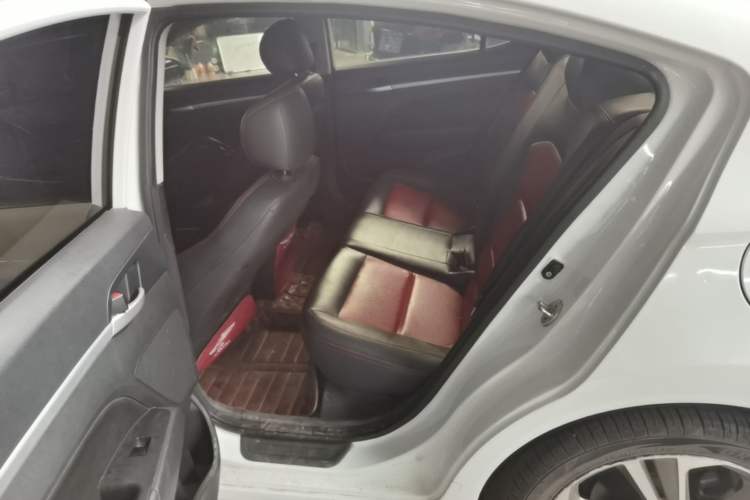 Used Hyundai Elantra (6th Generation / Lingdong) 2016 1.6L Automatic ZhiXuan – Elite Version Left Rear Seat