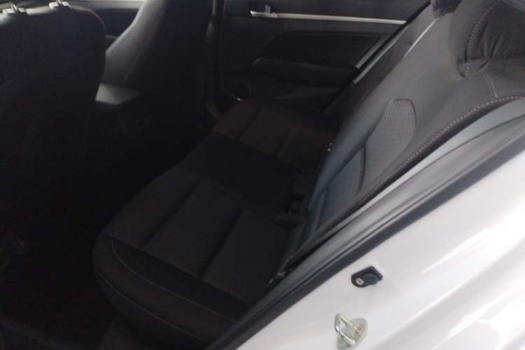 Used Hyundai Elantra (6th Generation / Lingdong) 2016 1.6L Automatic ZhiXuan – Elite Version Left Rear Seat