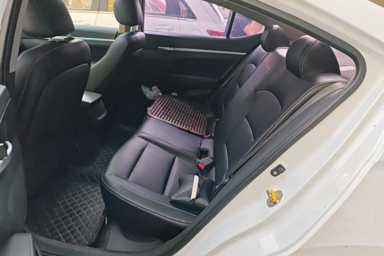 Used Hyundai Elantra (6th Generation / Lingdong) 2016 1.6L Automatic ZhiXuan – Elite Version Left Rear Seat