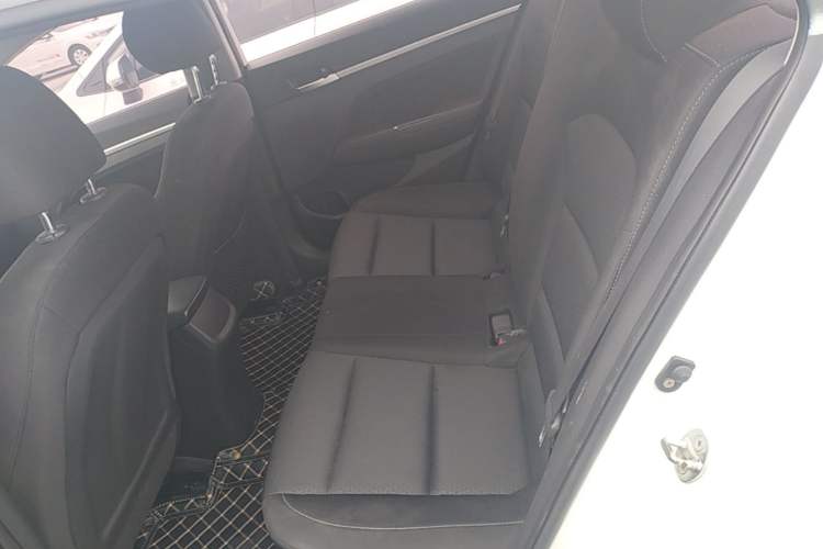 Used Hyundai Elantra (6th Generation / Lingdong) 2016 1.6L Automatic ZhiXuan – Elite Version Left Rear Seat