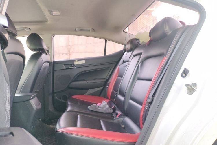 Used Hyundai Elantra (6th Generation / Lingdong) 2016 1.4T Dual-Clutch Xuan Dong · Dynamic Version Left Rear Seat