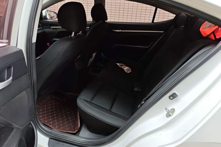 Used Hyundai Elantra (6th Generation / Lingdong) 2016 1.6L Automatic ZhiXuan – Elite Version Left Rear Seat
