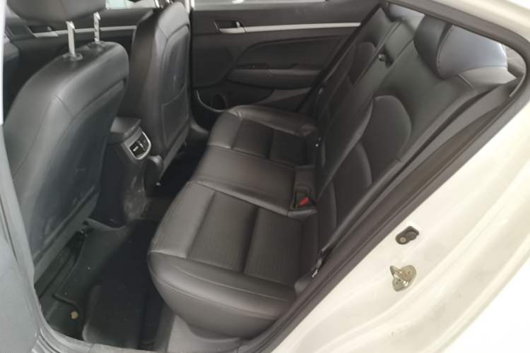 Used Hyundai Elantra (6th Generation / Lingdong) 2016 1.6L Automatic ZhiXuan · Luxury Version Left Rear Seat