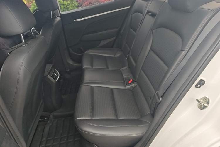 Used Hyundai Elantra (6th Generation / Lingdong) 2016 1.6L Automatic ZhiXuan · Luxury Version Left Rear Seat